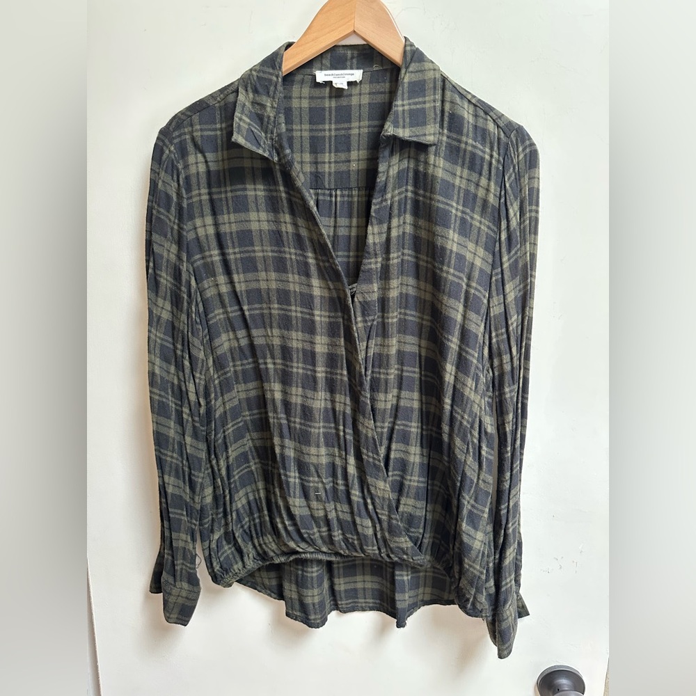 Beachlunchlounge Plaid Top in Green and Gray
